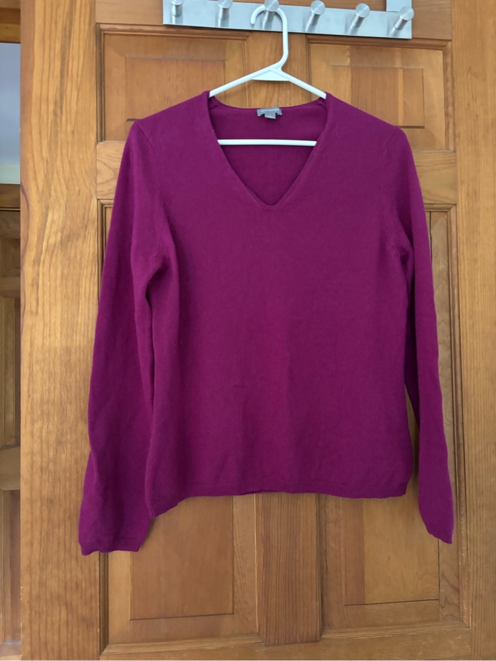 Ann Taylor Cashmere  V-Neck Sweater in Deep Magenta